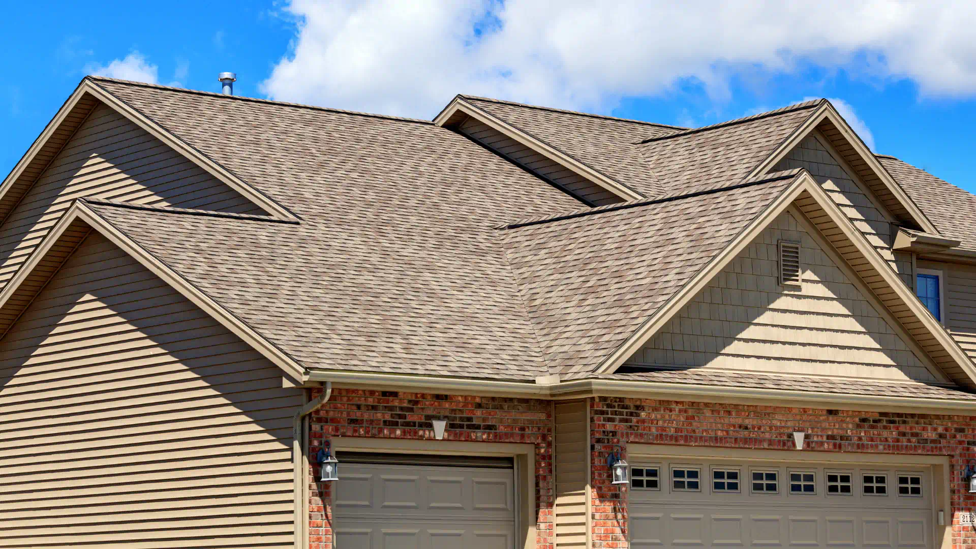 fully serviced residential house availing all services